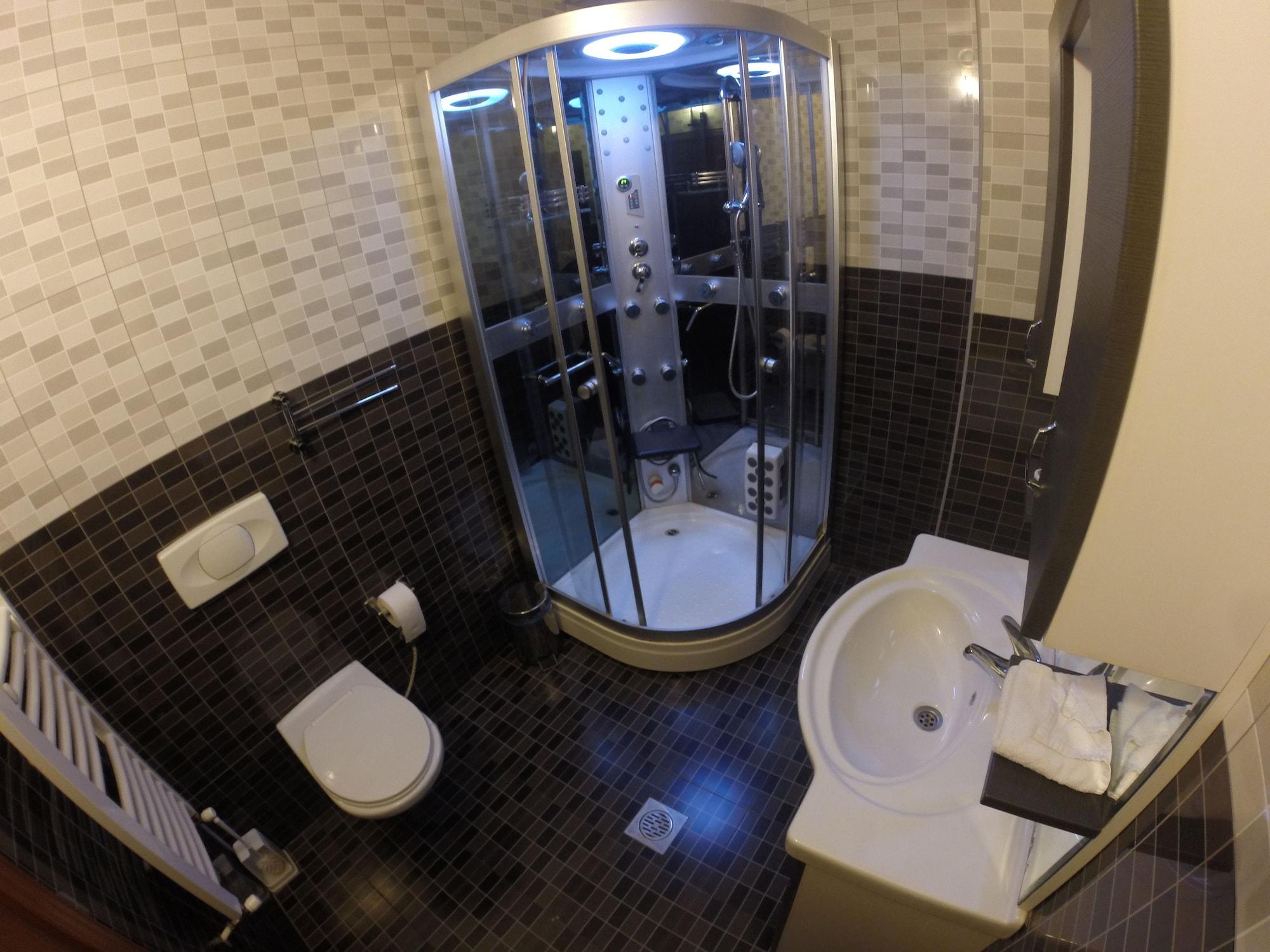 Hotel Denis プリシュティナ エクステリア 写真