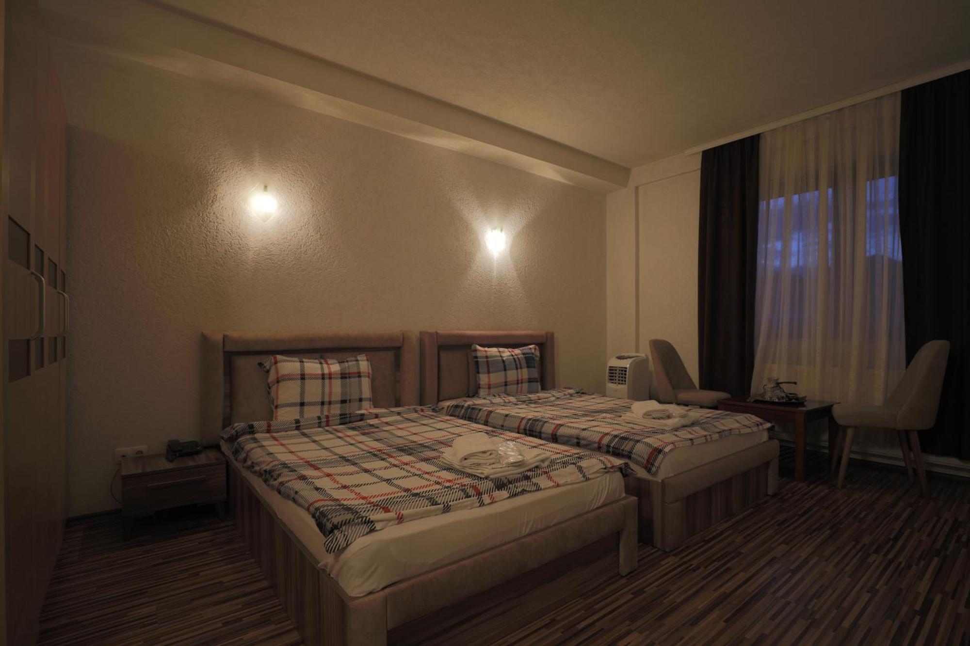 Hotel Denis プリシュティナ エクステリア 写真