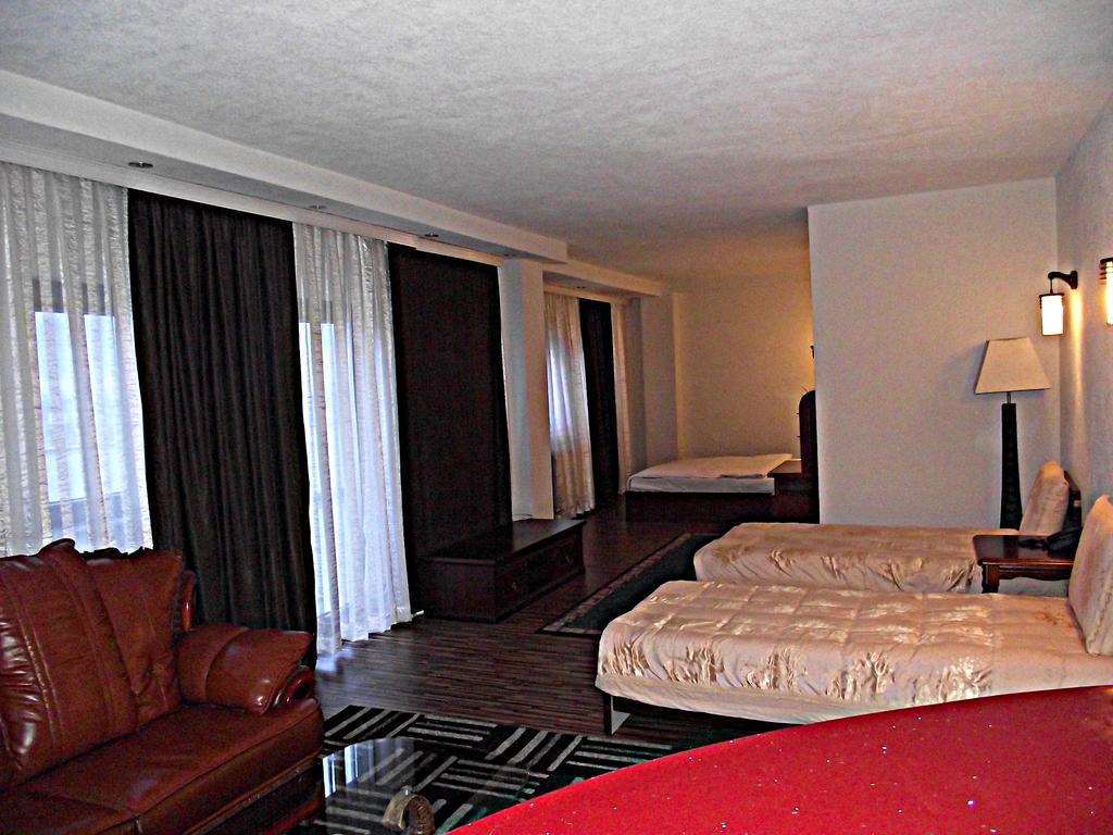 Hotel Denis プリシュティナ 部屋 写真